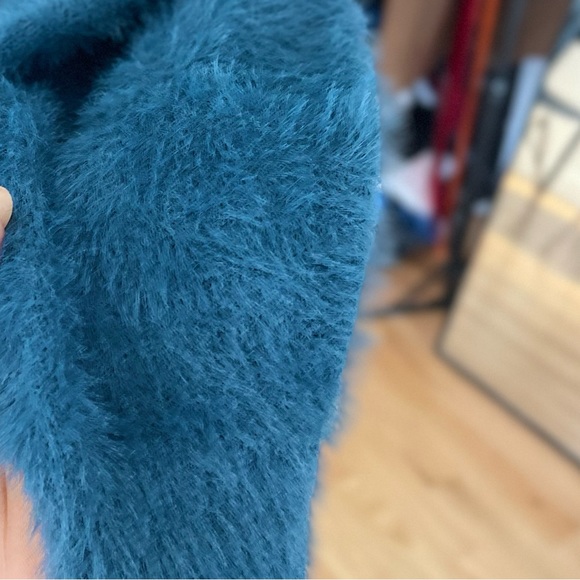 Banana Republic fuzzy green sweater - Picture 4 of 11